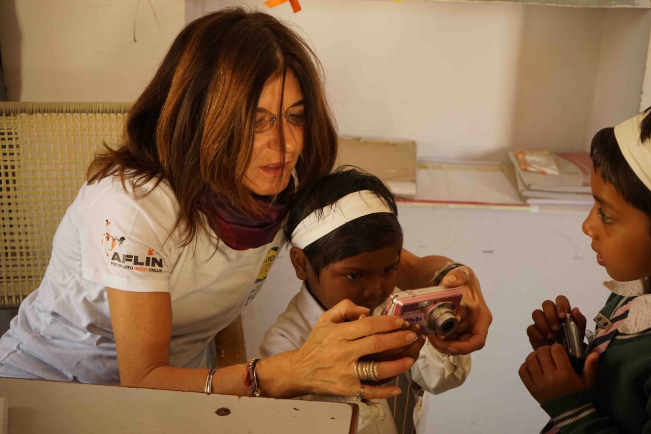 Piccole bambine reporter